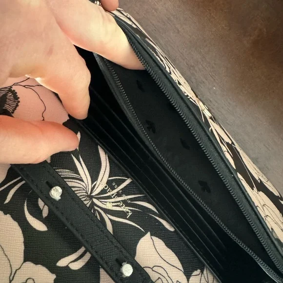 New Without Tags- KATE SPADE CROSSBODY BAG - Picture 4 of 6